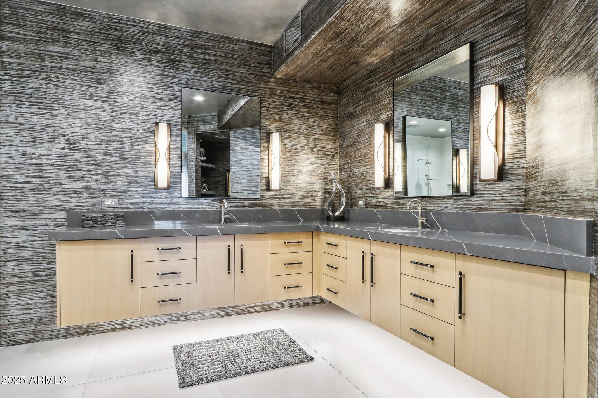 10651 E FERNWOOD Lane