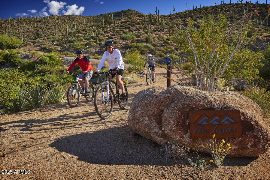 10651 E FERNWOOD Lane