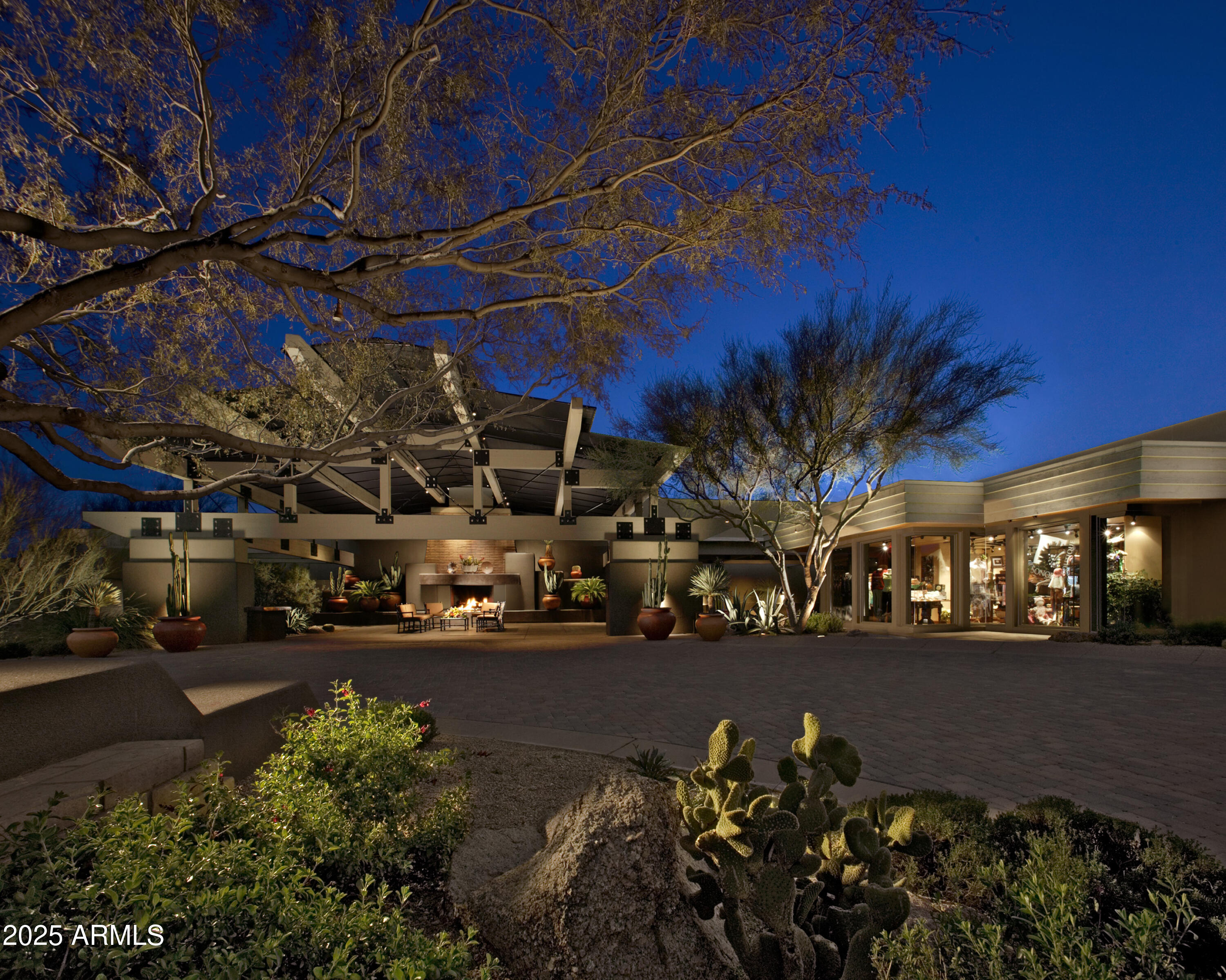 10651 E FERNWOOD Lane