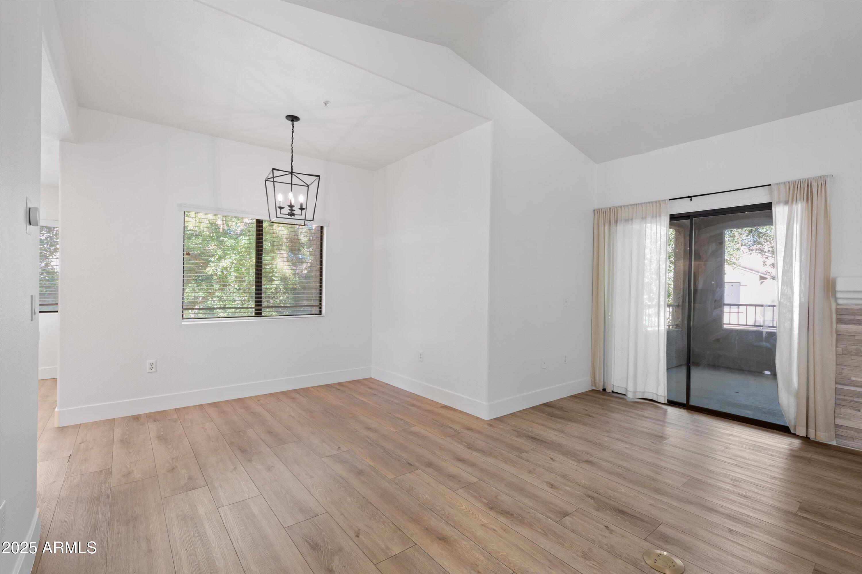 15050 N THOMPSON PEAK Parkway, 2033