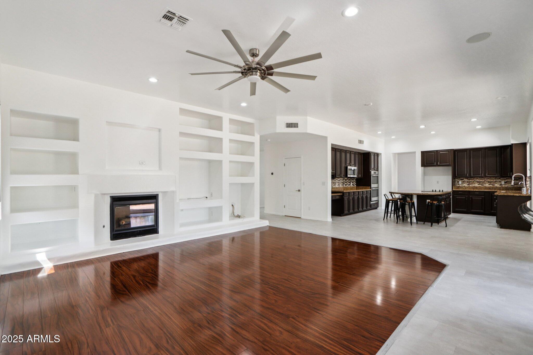 2403 E SAN TAN Street