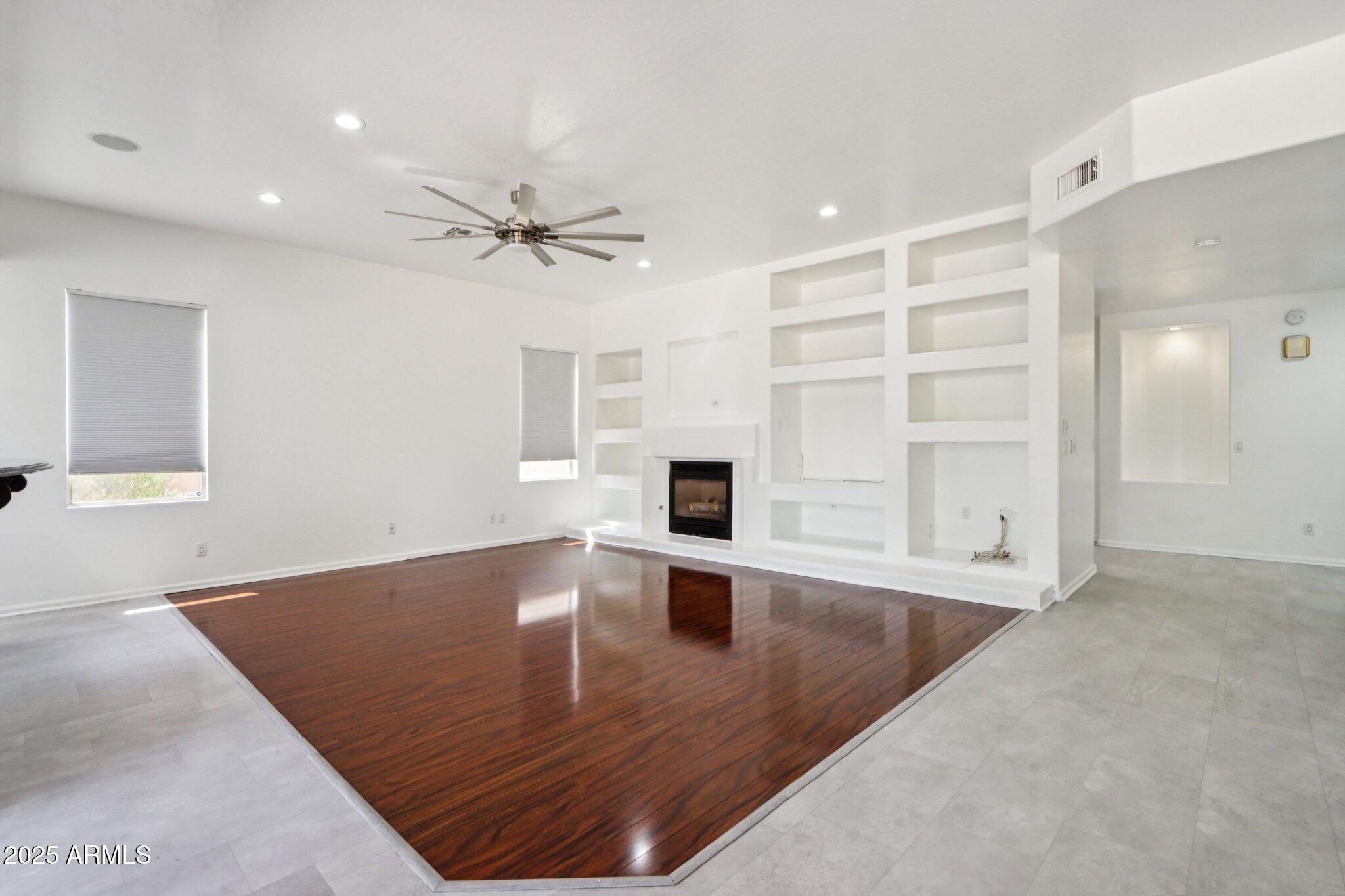 2403 E SAN TAN Street