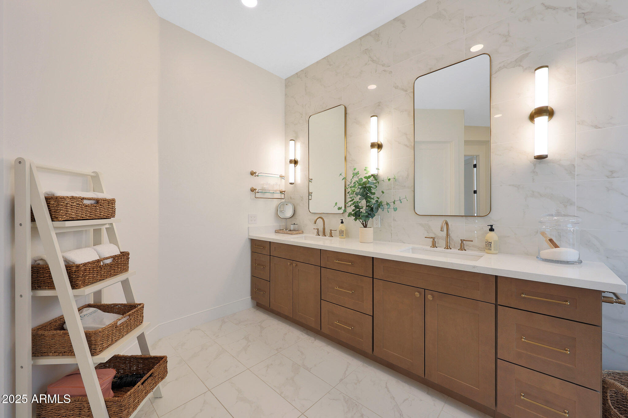 10826 E PALM RIDGE Drive