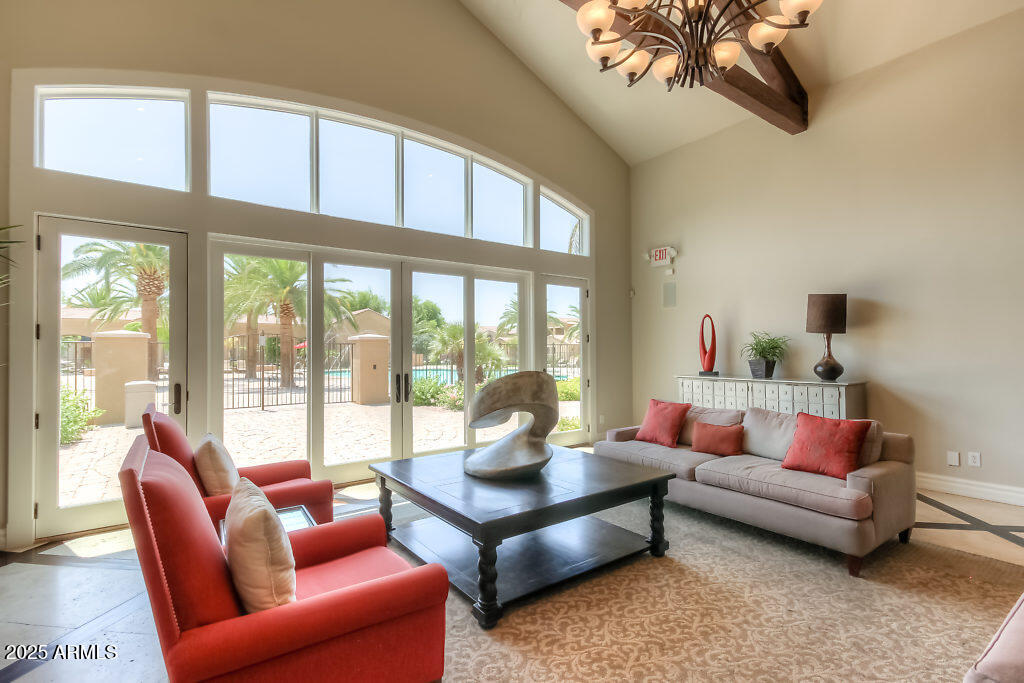 1367 S COUNTRY CLUB Drive 1200