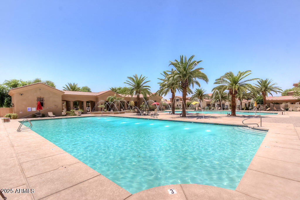 1367 S COUNTRY CLUB Drive 1200