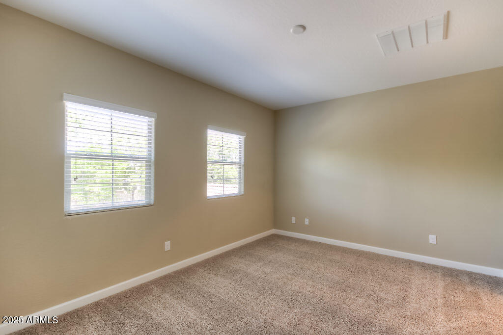 1367 S COUNTRY CLUB Drive 1200