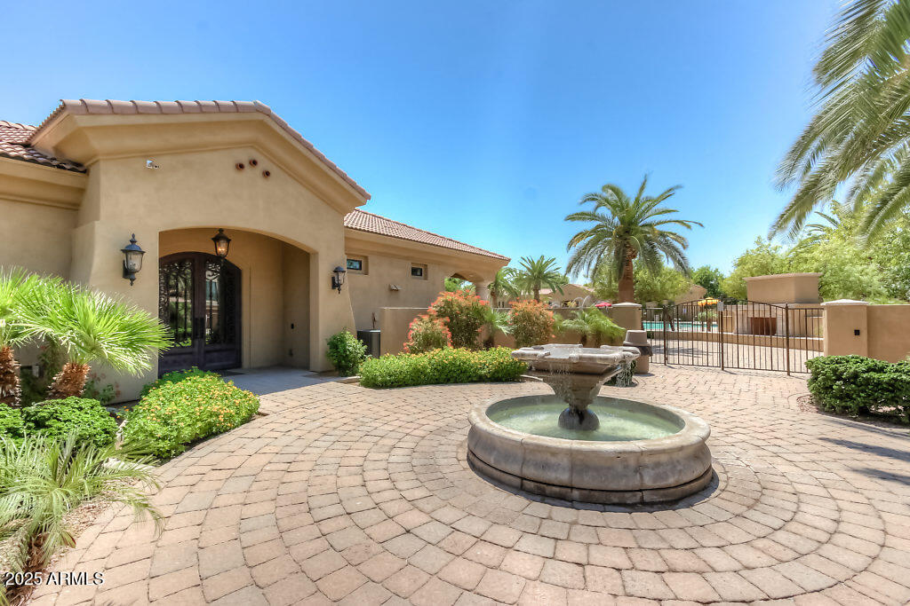 1367 S COUNTRY CLUB Drive 1200