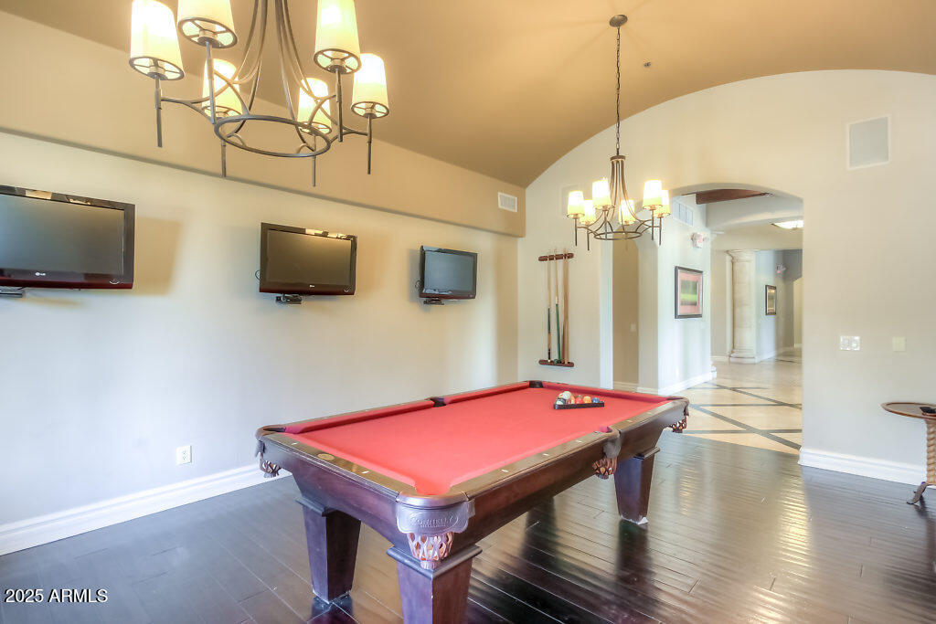 1367 S COUNTRY CLUB Drive 1200