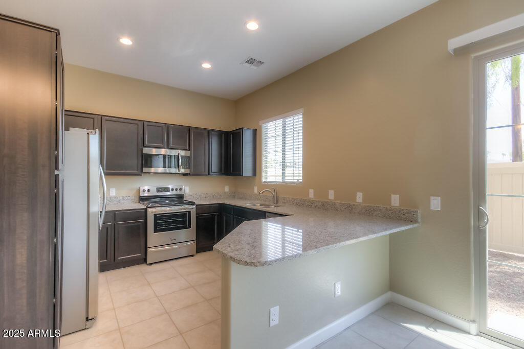 1367 S COUNTRY CLUB Drive 1200