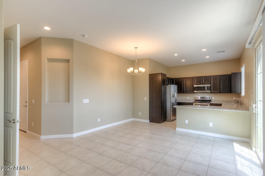 1367 S COUNTRY CLUB Drive 1200