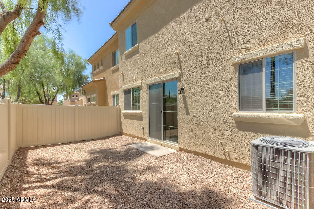 1367 S COUNTRY CLUB Drive 1200