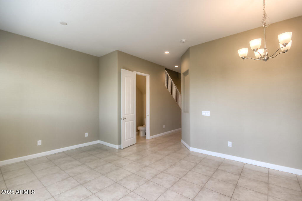 1367 S COUNTRY CLUB Drive 1200