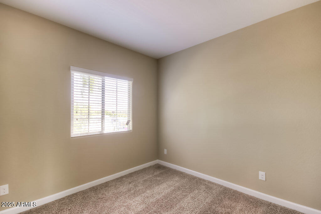 1367 S COUNTRY CLUB Drive 1200