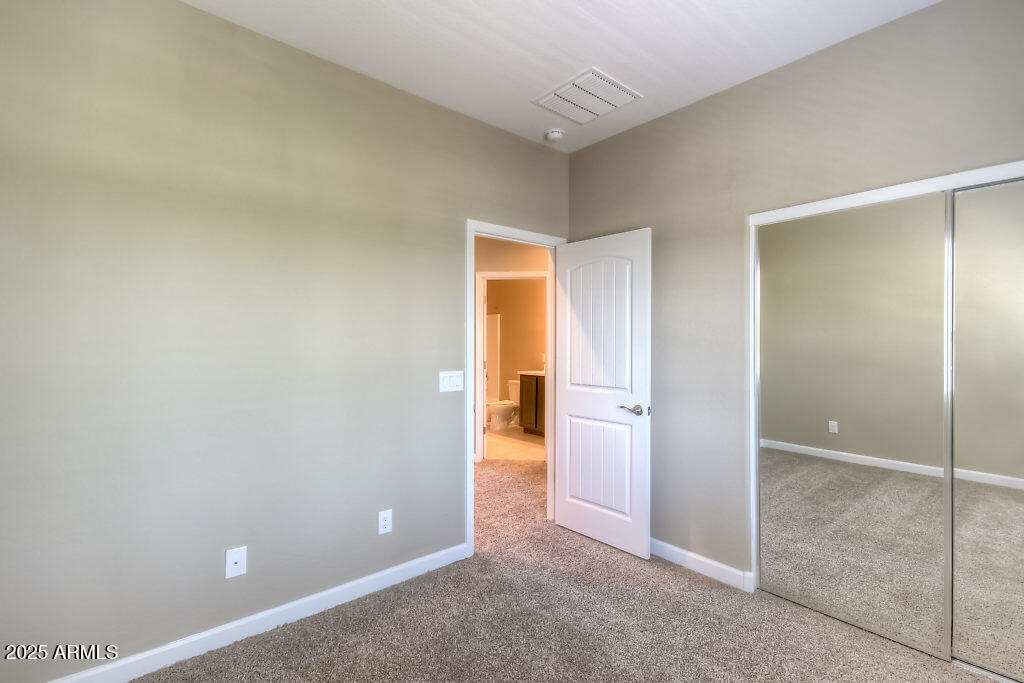 1367 S COUNTRY CLUB Drive 1200