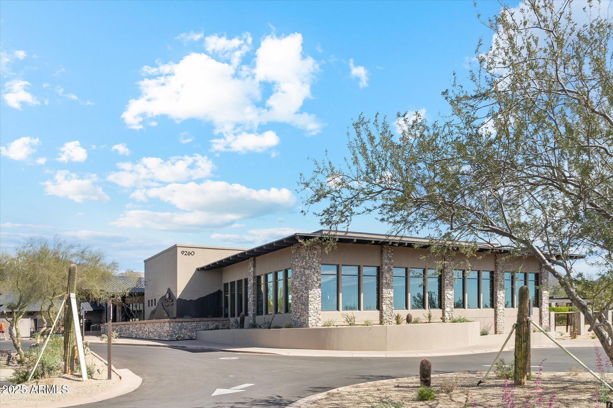 9282 E DESERT View, Scottsdale