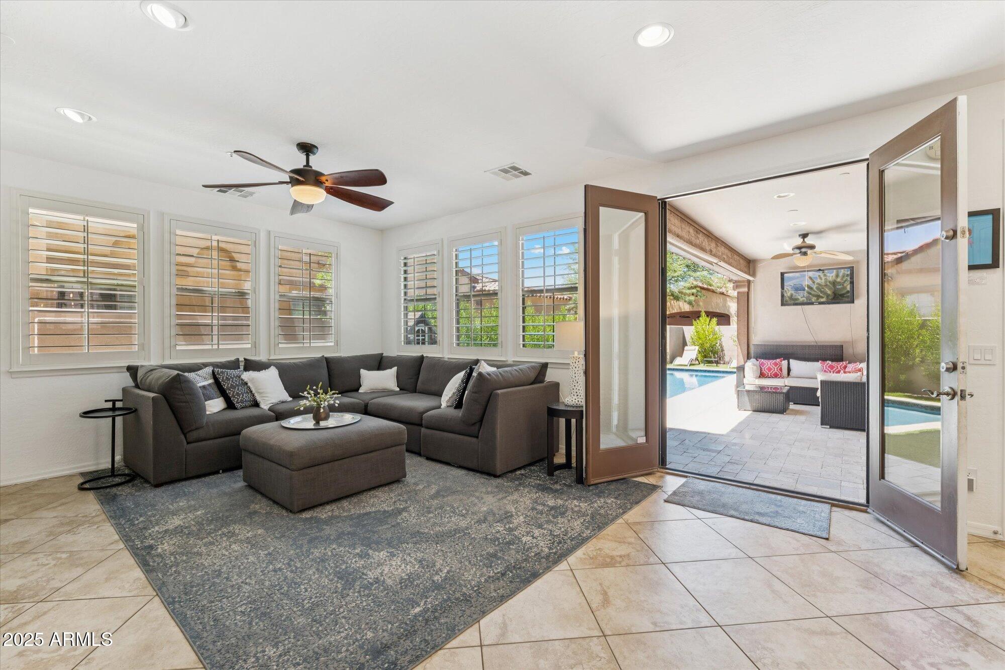 9282 E DESERT View, Scottsdale