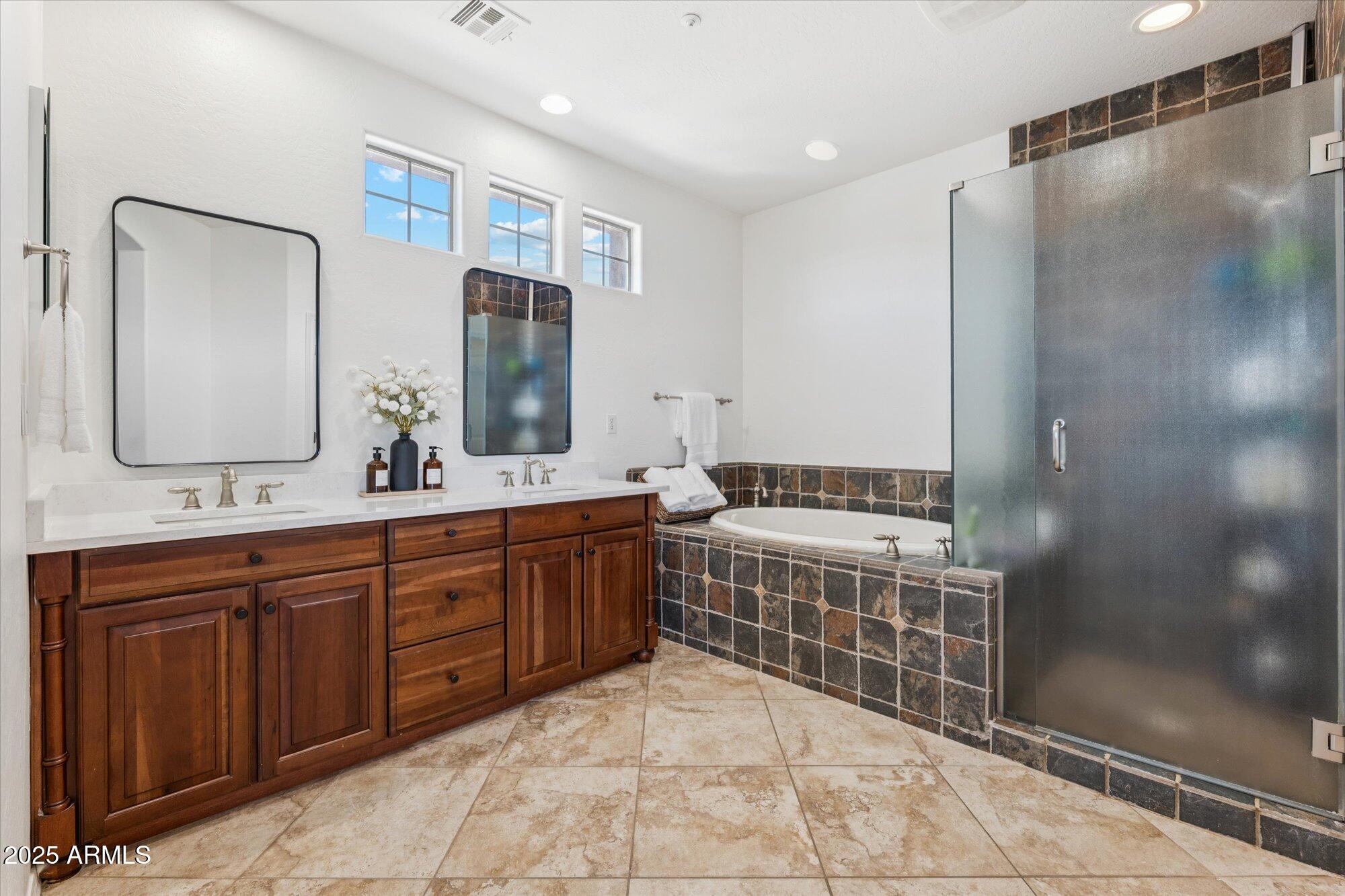 9282 E DESERT View, Scottsdale