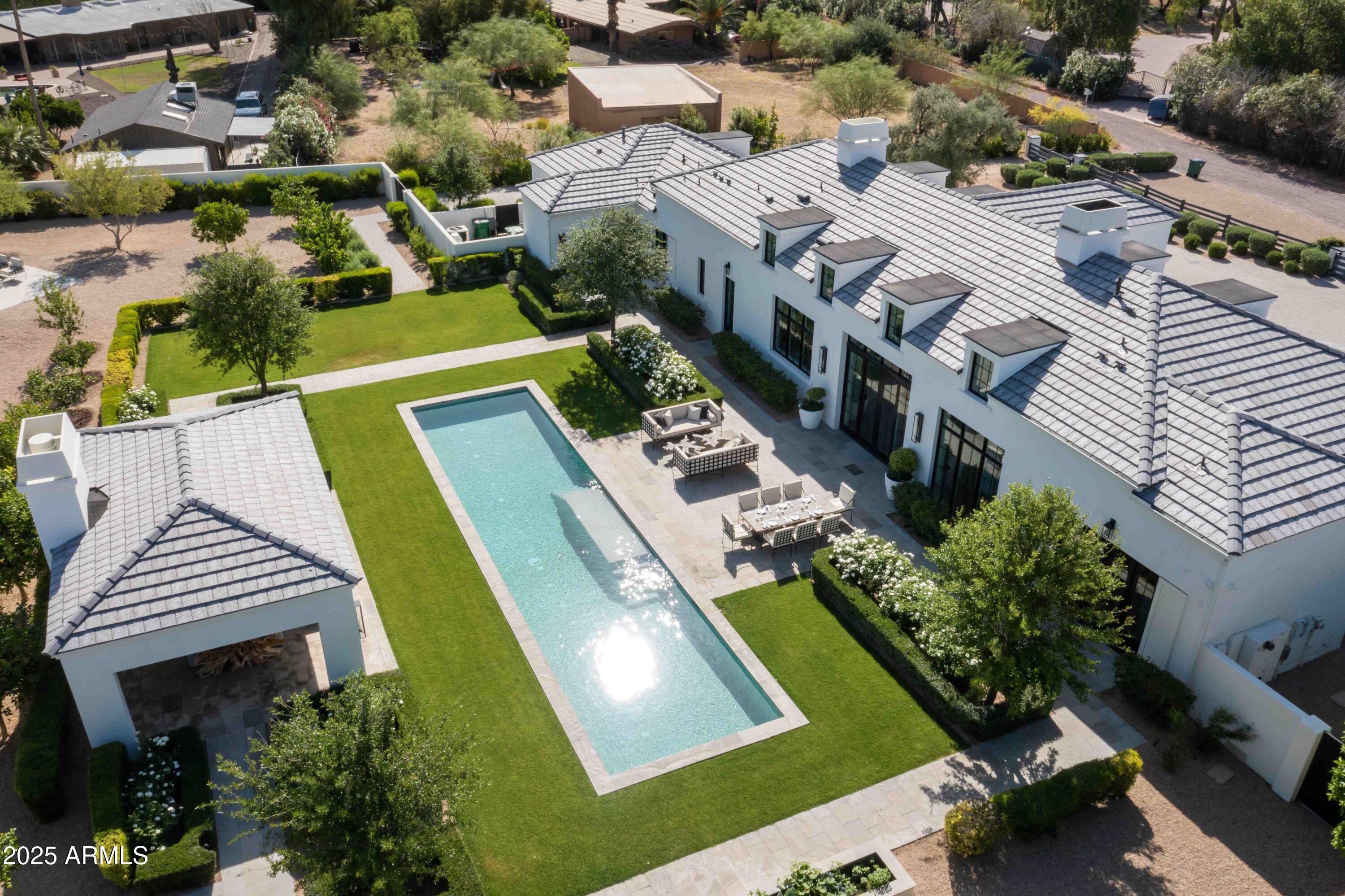 6716 E MALCOMB Drive