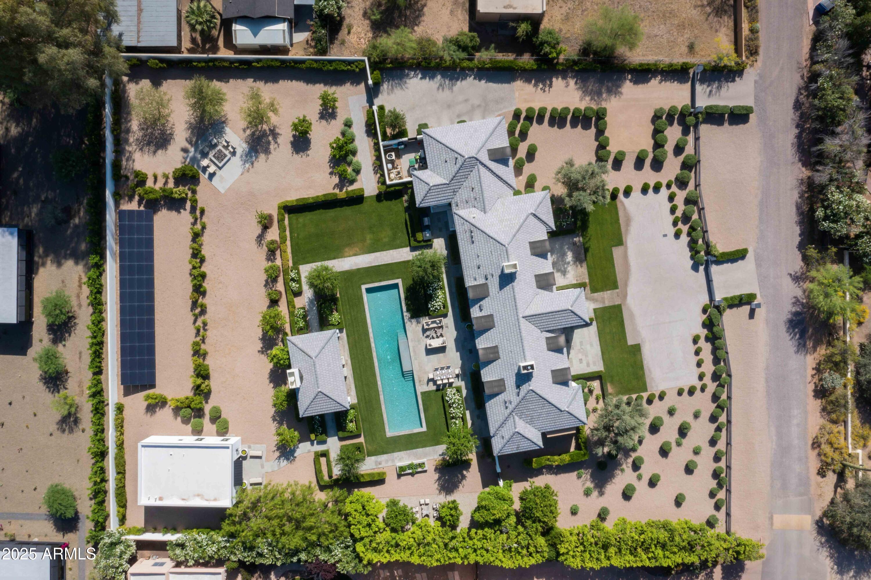 6716 E MALCOMB Drive