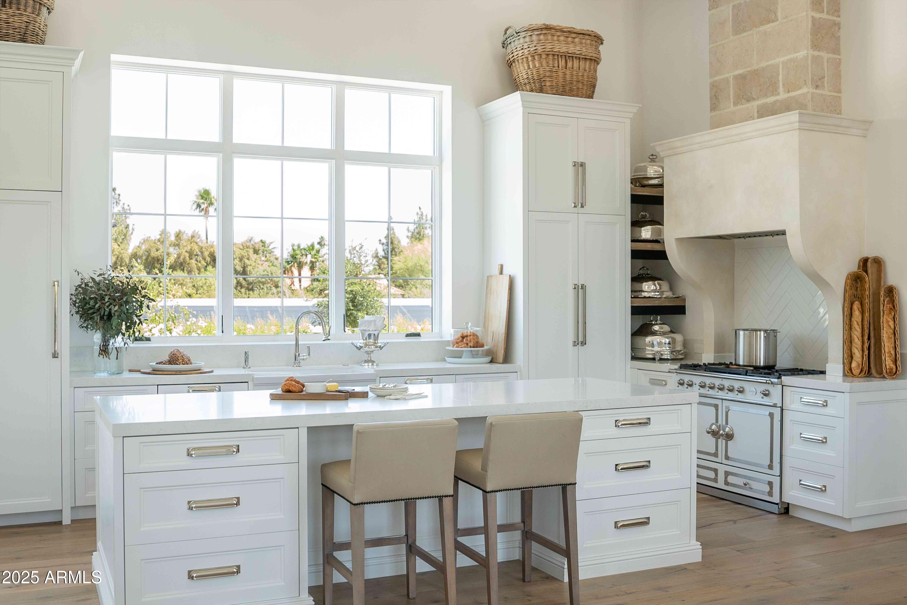 6716 E MALCOMB Drive