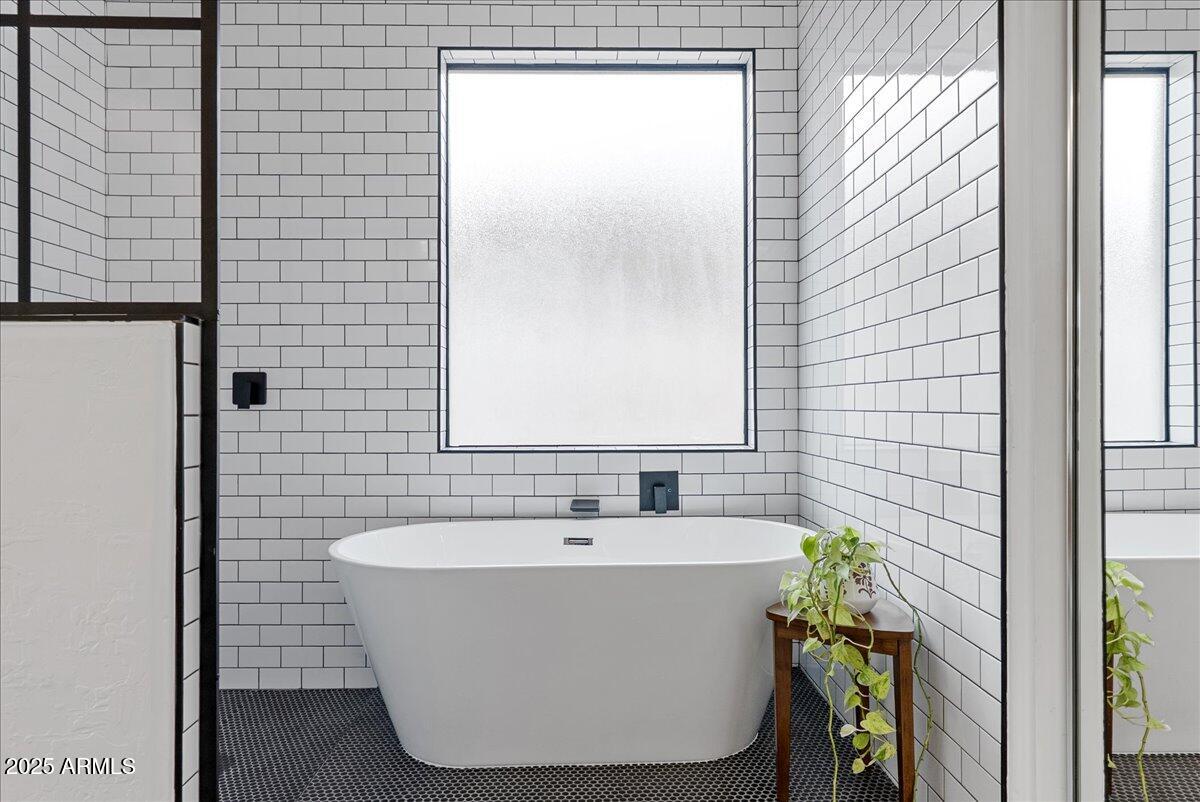 2405 W APACHE RAIN Road