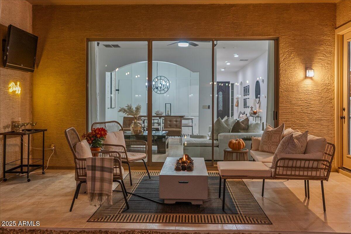 2405 W APACHE RAIN Road