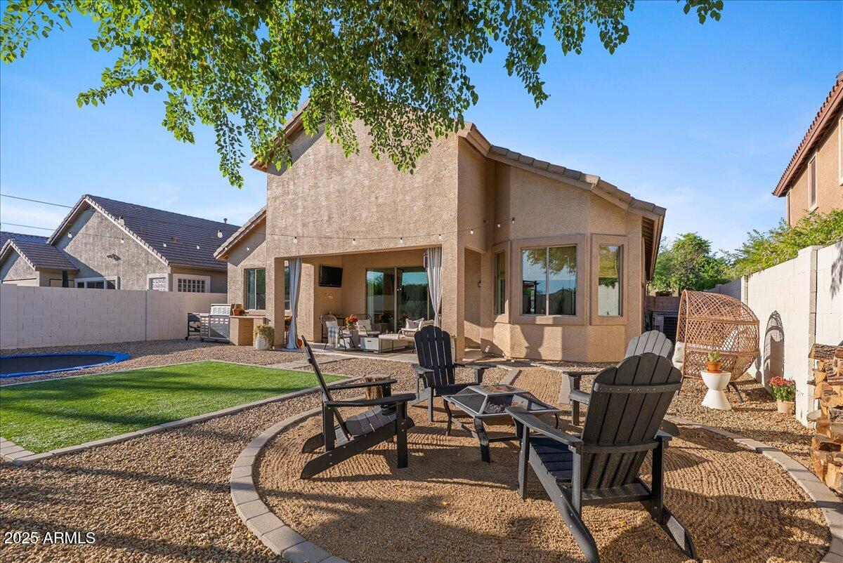 2405 W APACHE RAIN Road