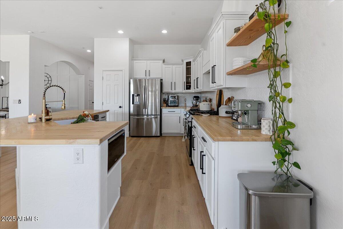 2405 W APACHE RAIN Road