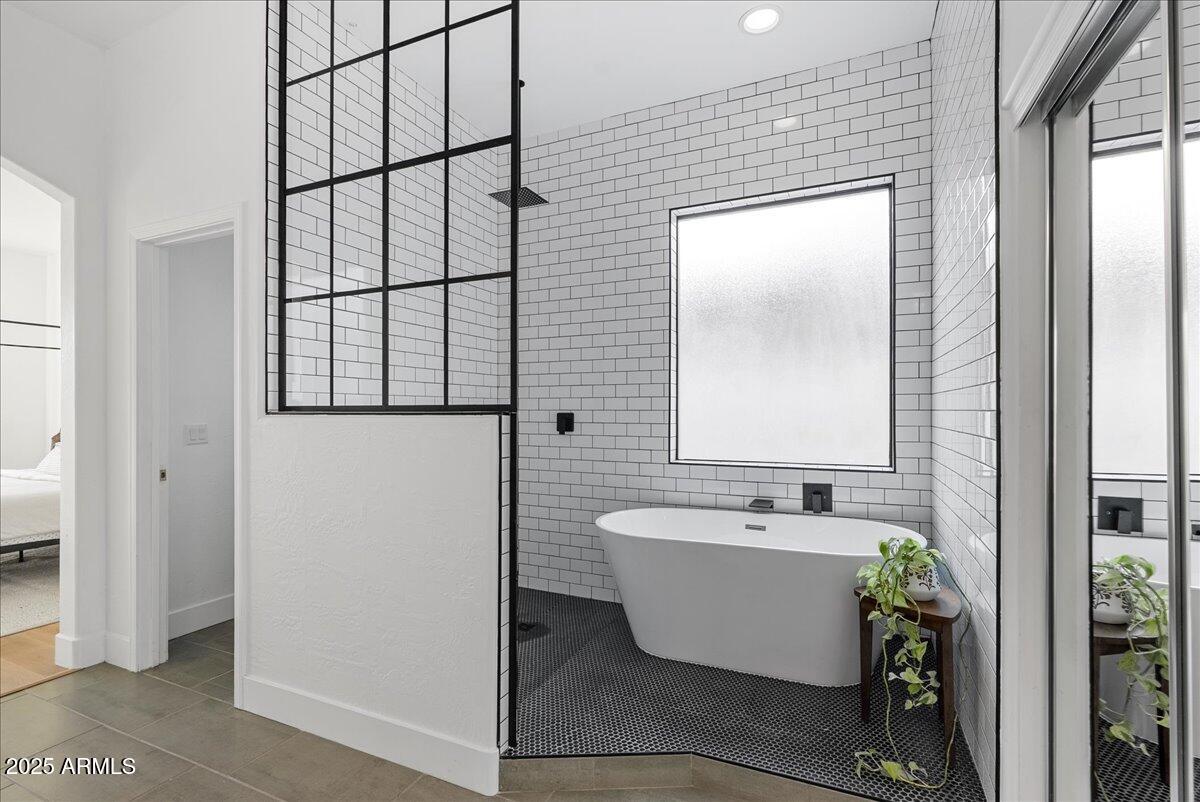 2405 W APACHE RAIN Road