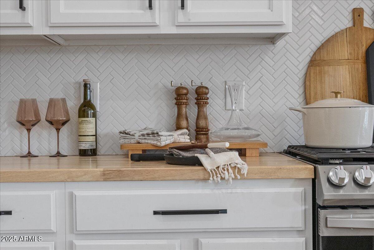 2405 W APACHE RAIN Road