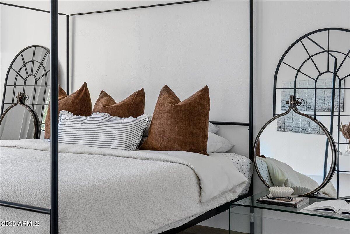 2405 W APACHE RAIN Road