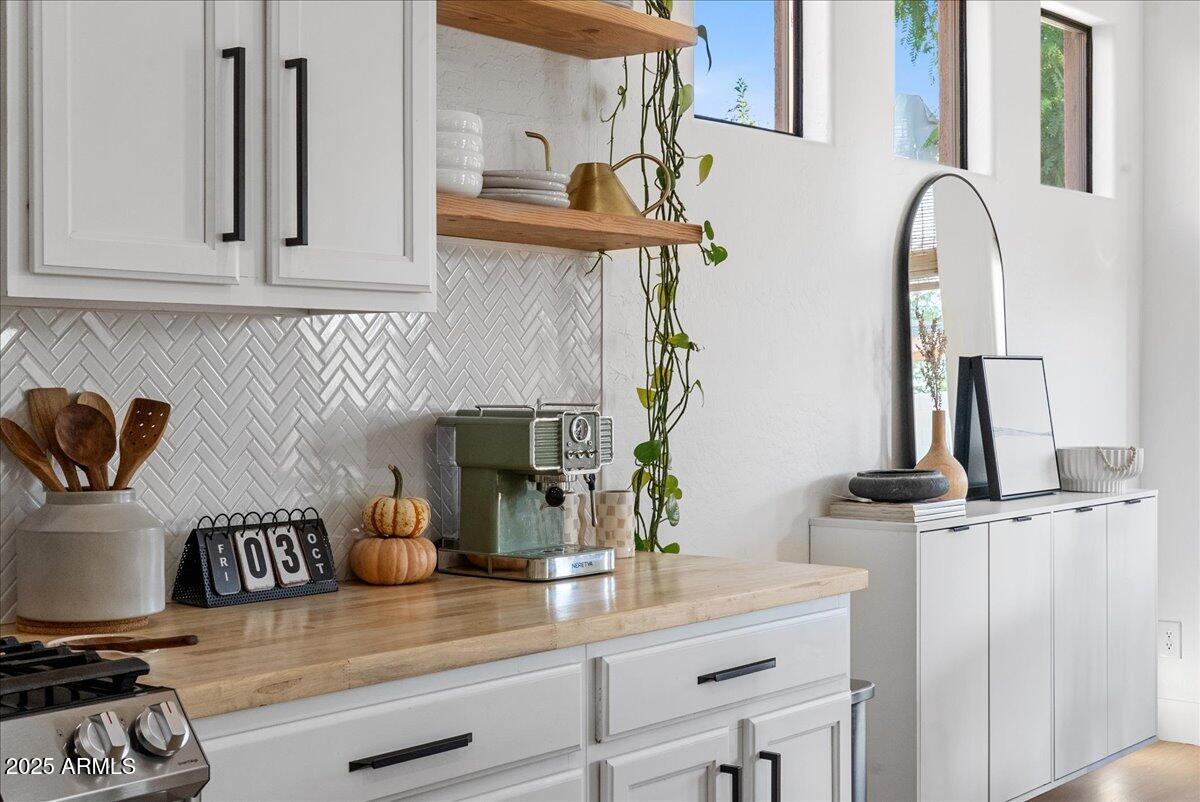 2405 W APACHE RAIN Road