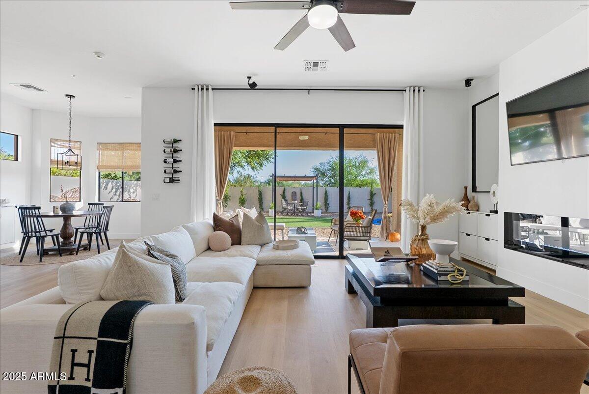 2405 W APACHE RAIN Road