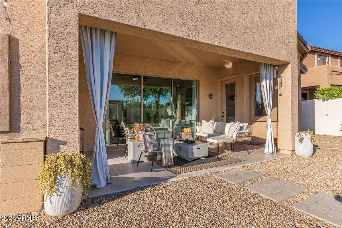 2405 W APACHE RAIN Road