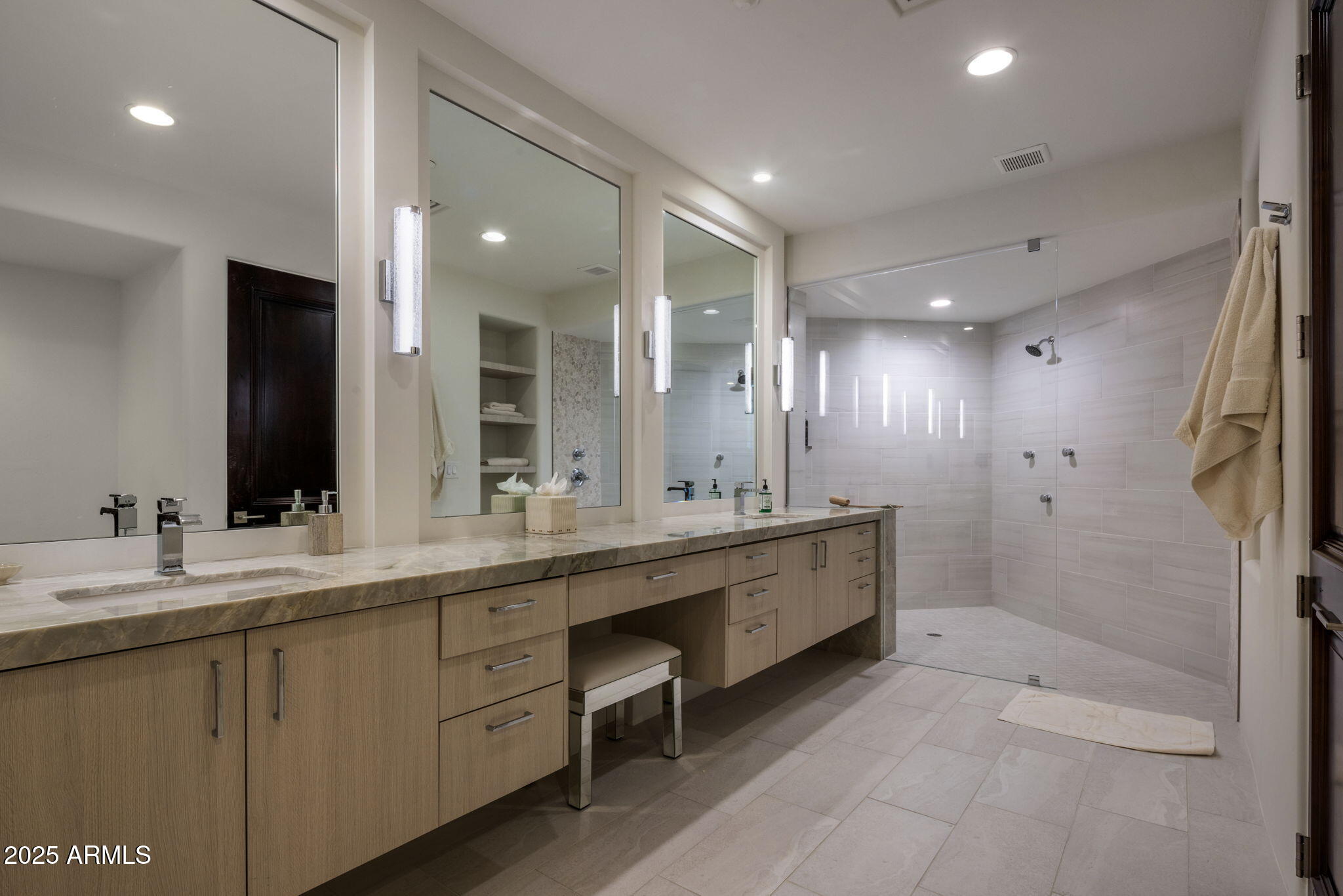 9807 E BROKEN SPUR Drive