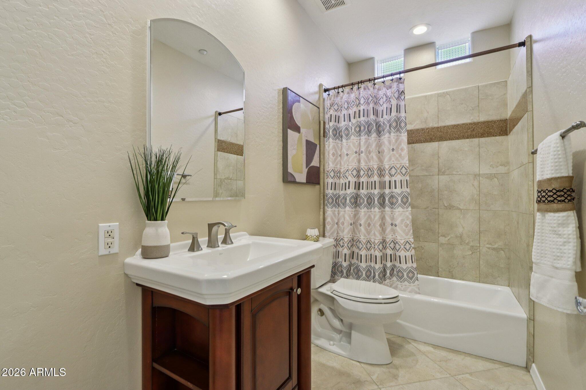 7736 E OVERLOOK Drive