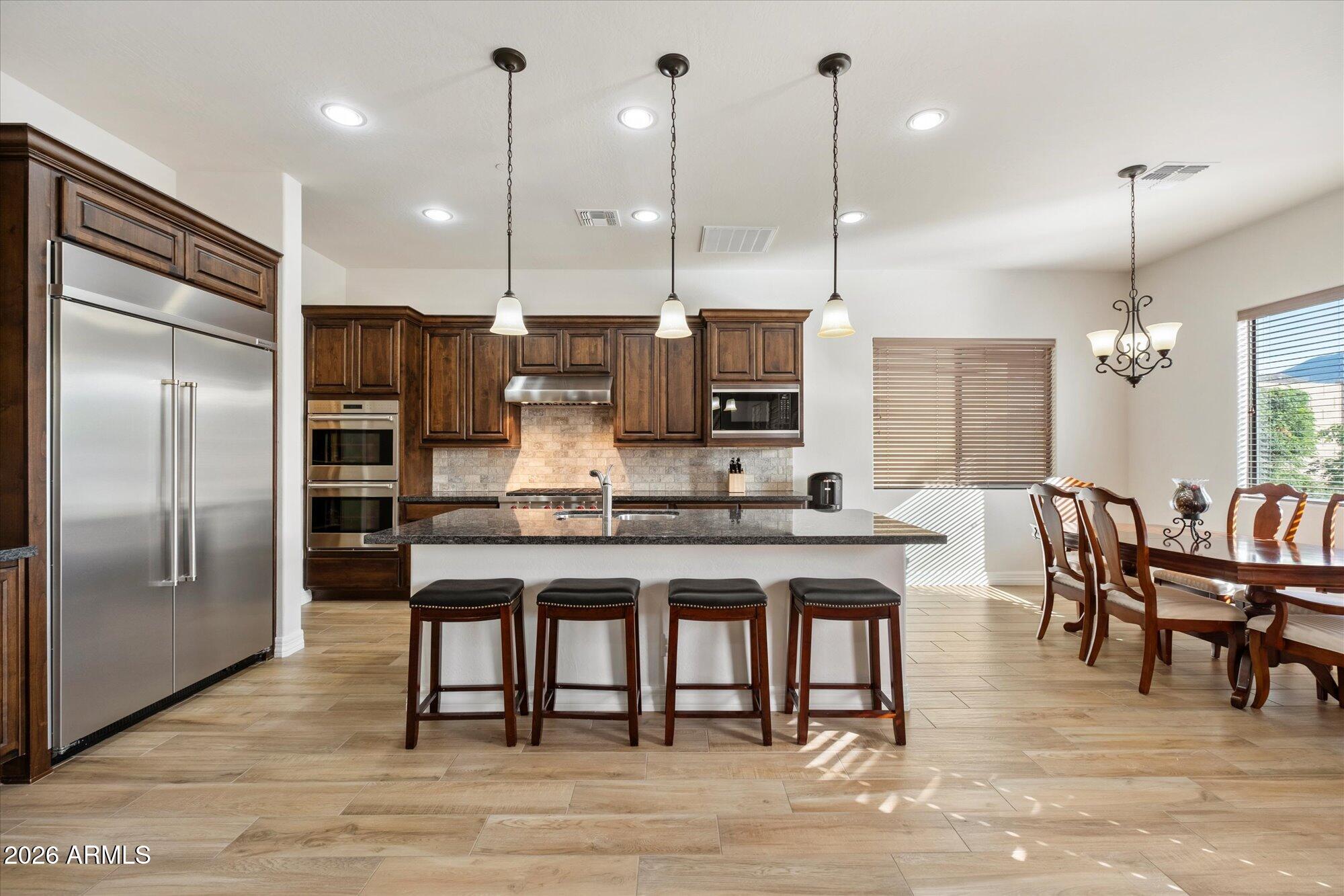 10043 E HILLSIDE Drive