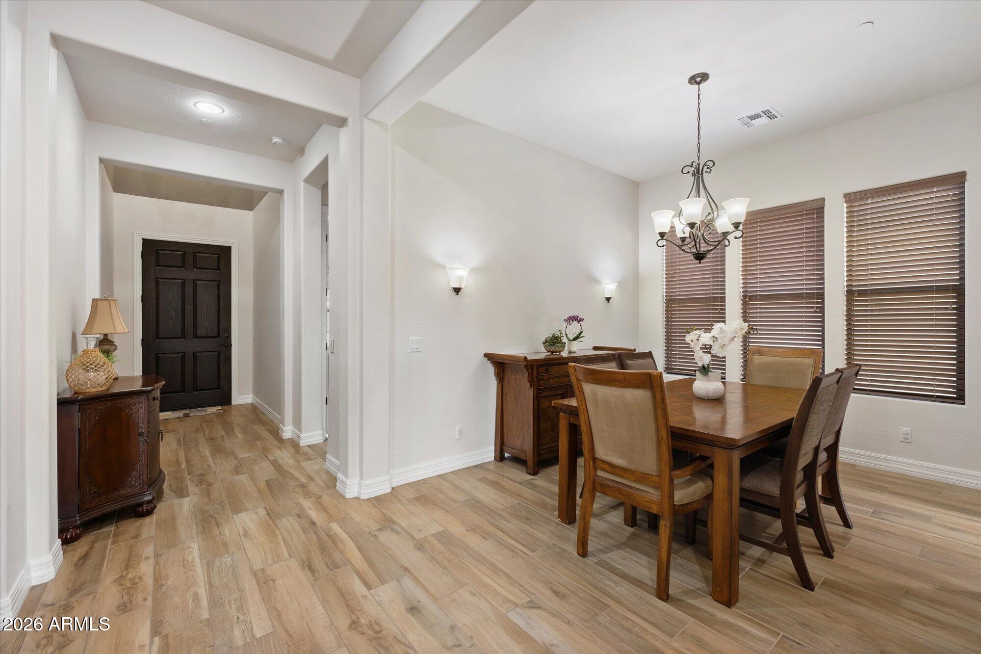 10043 E HILLSIDE Drive