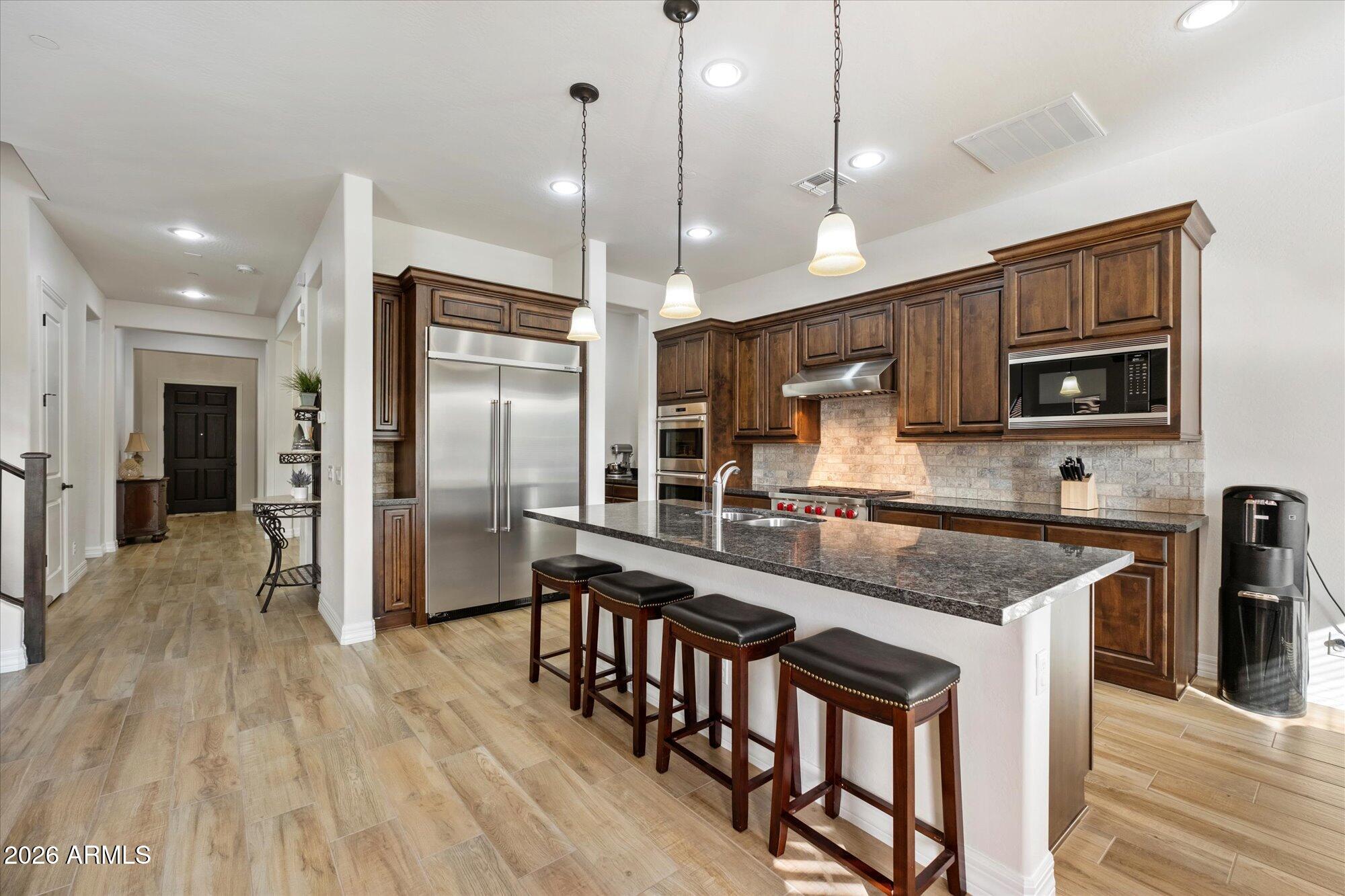 10043 E HILLSIDE Drive