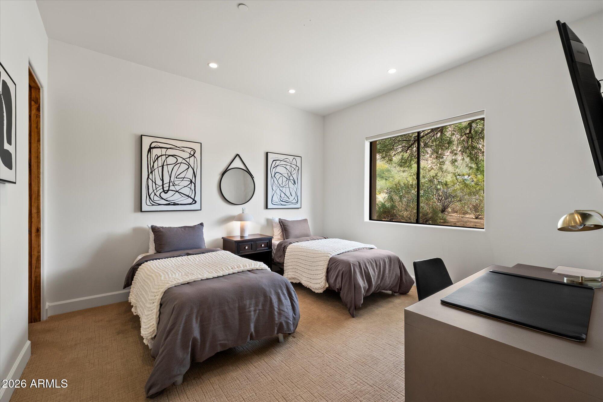 10040 E HAPPY VALLEY Road 479