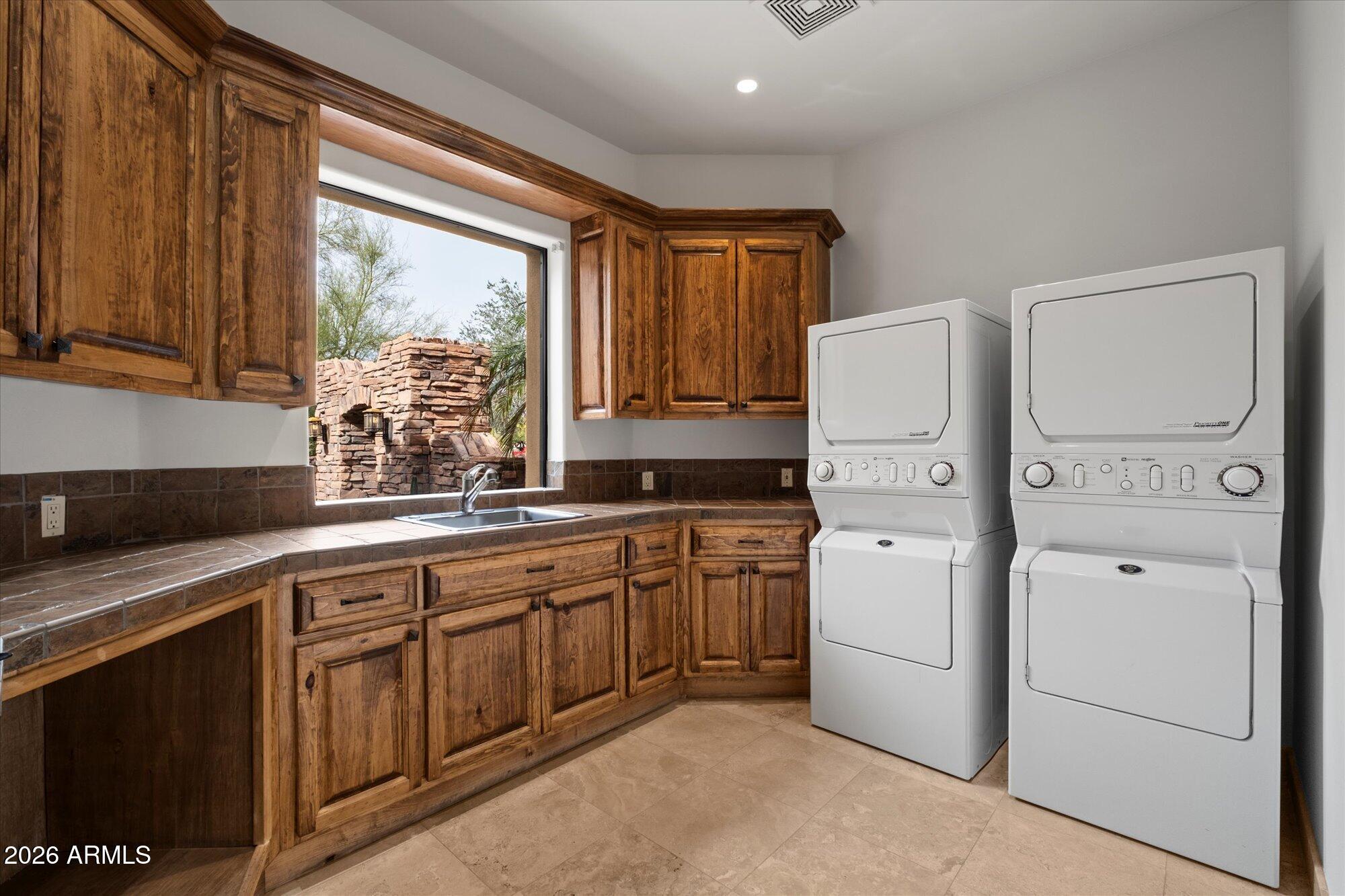 10040 E HAPPY VALLEY Road 479