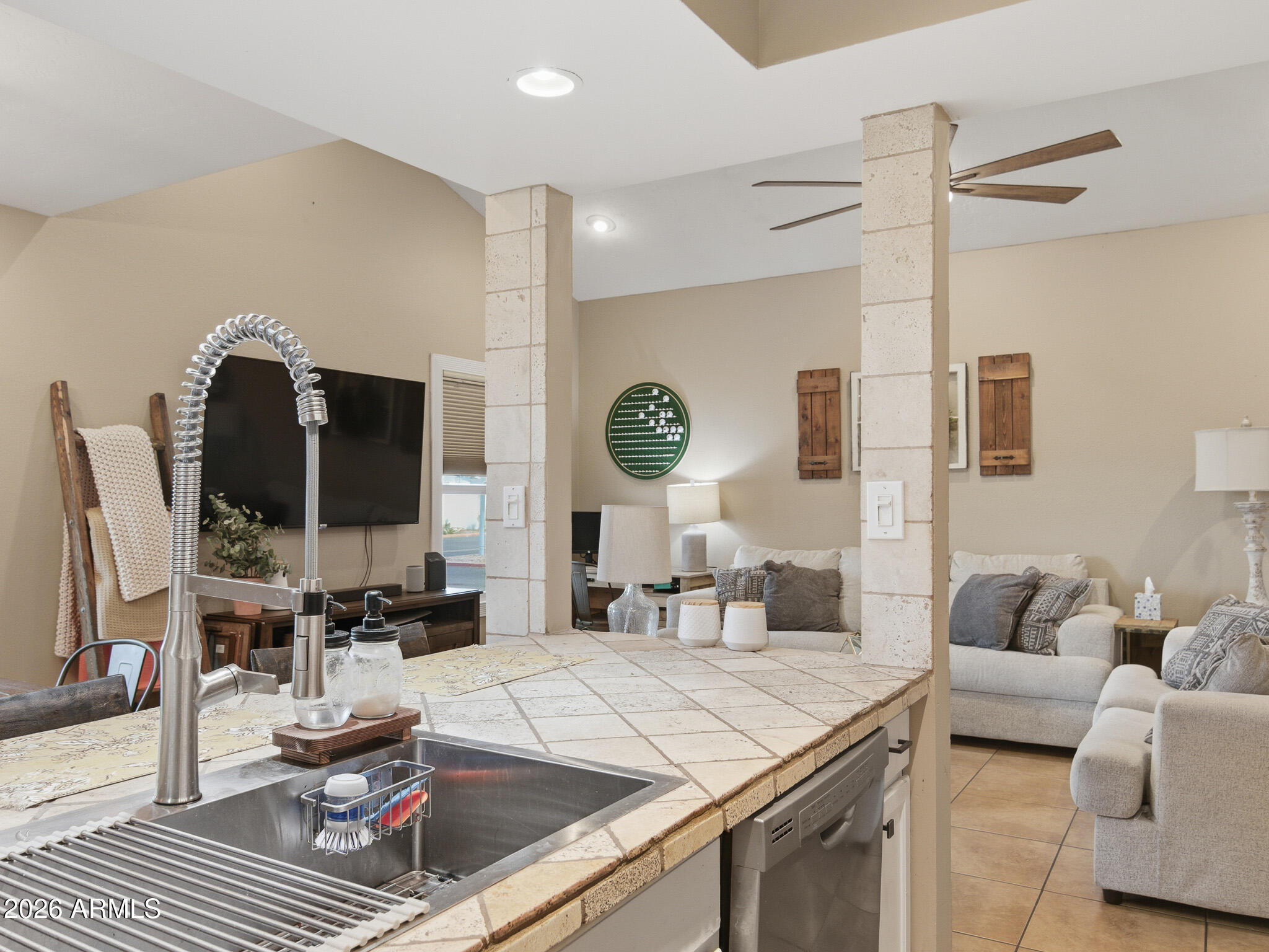 1342 W EMERALD Avenue 278