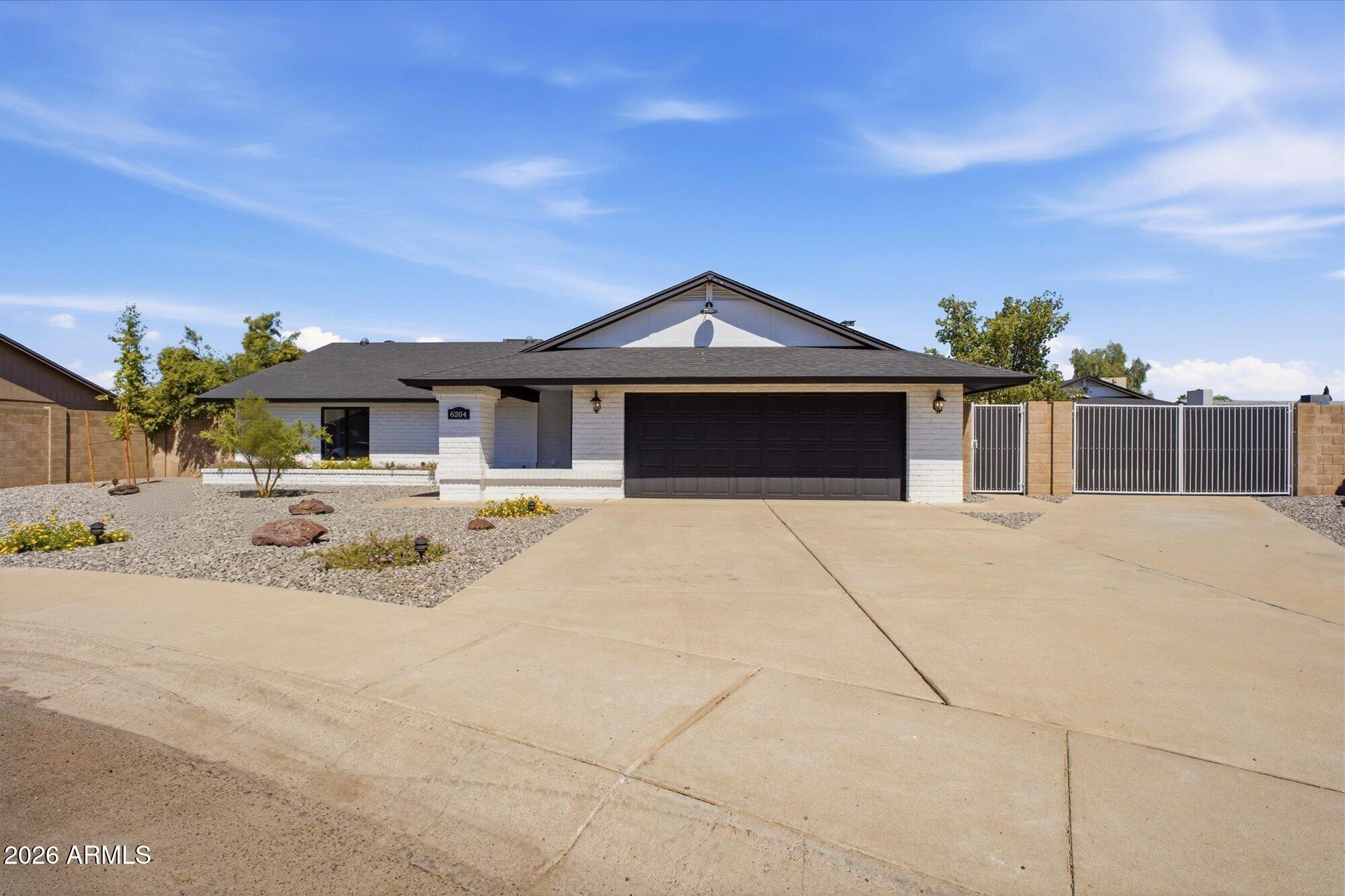 6204 W GARDEN Drive