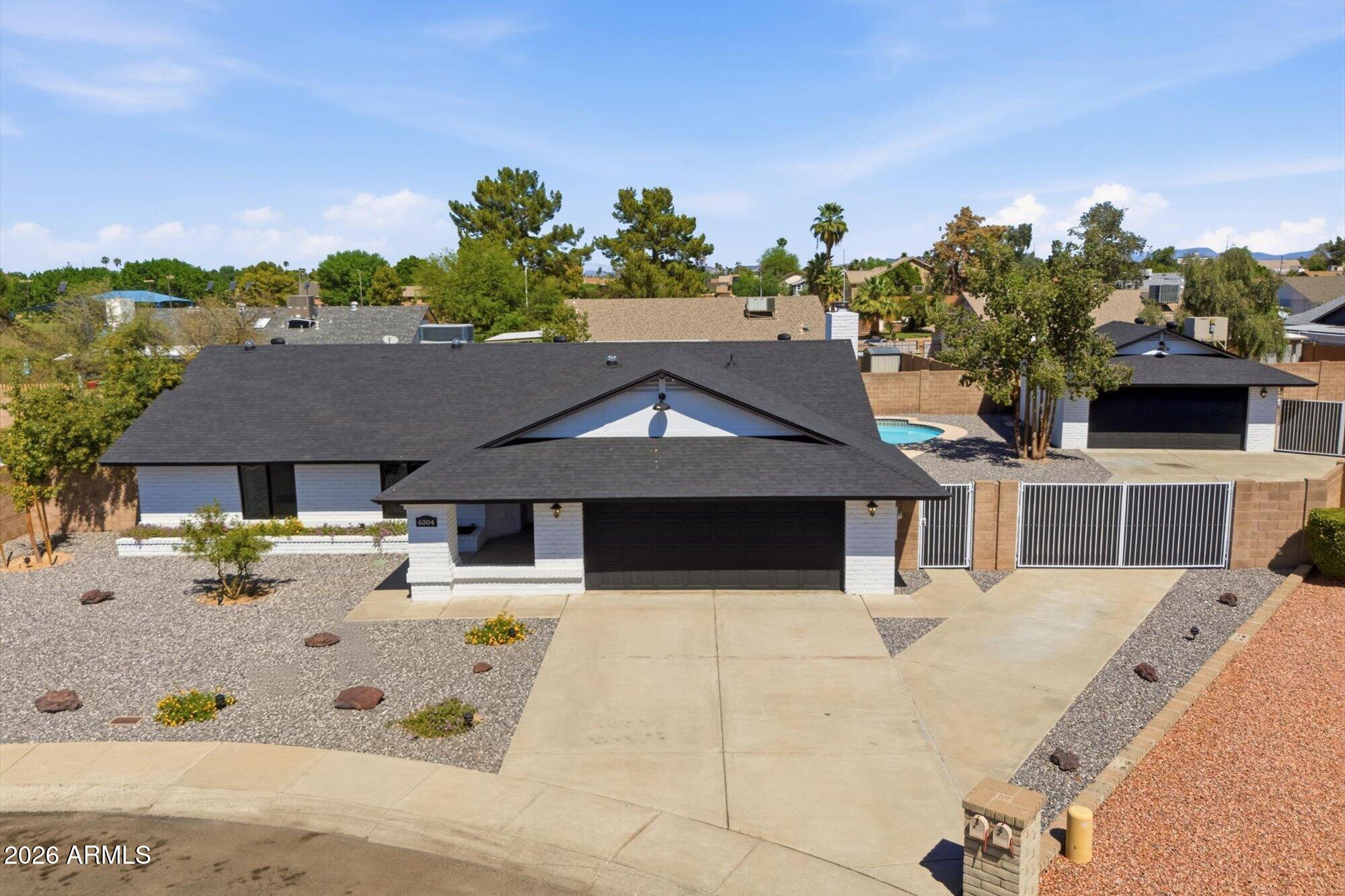6204 W GARDEN Drive