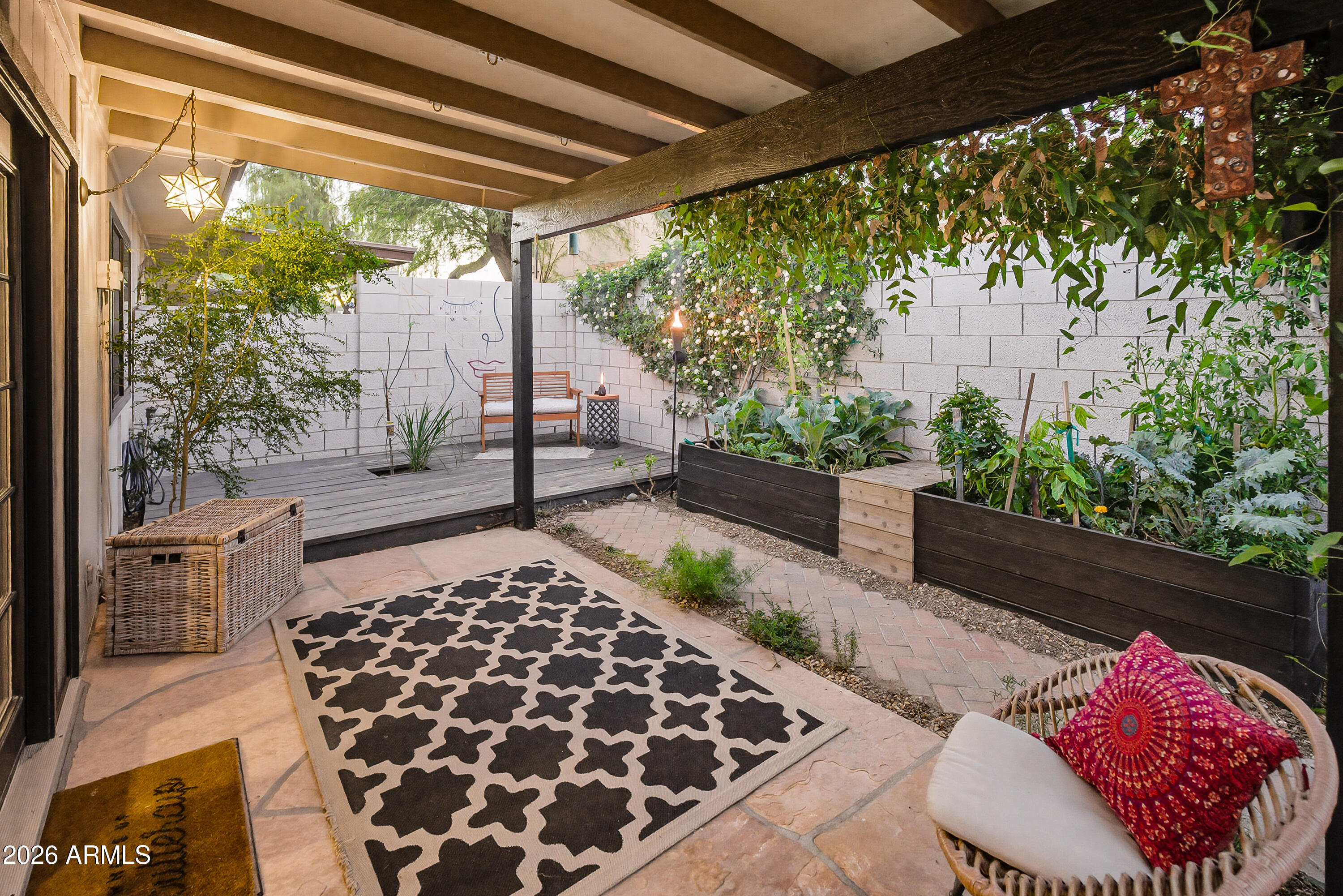2506 E VILLA MARIA Drive