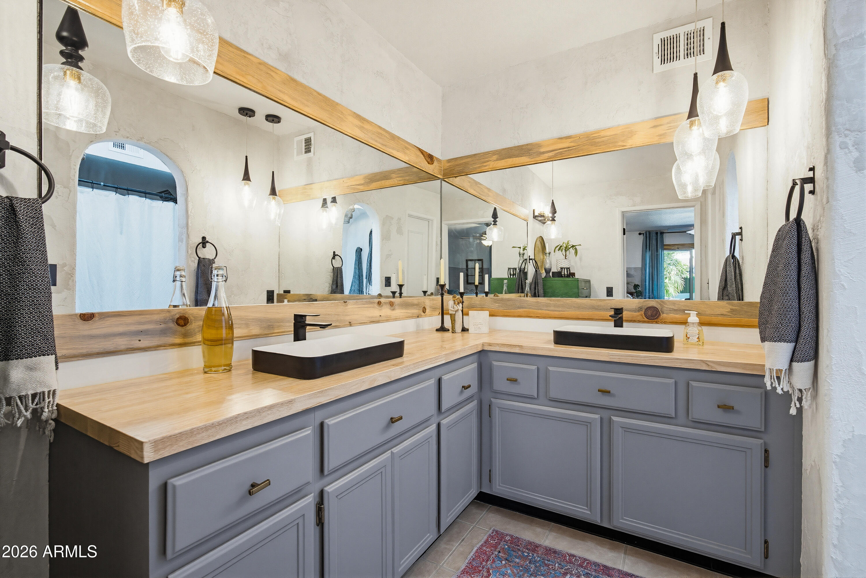 2506 E VILLA MARIA Drive