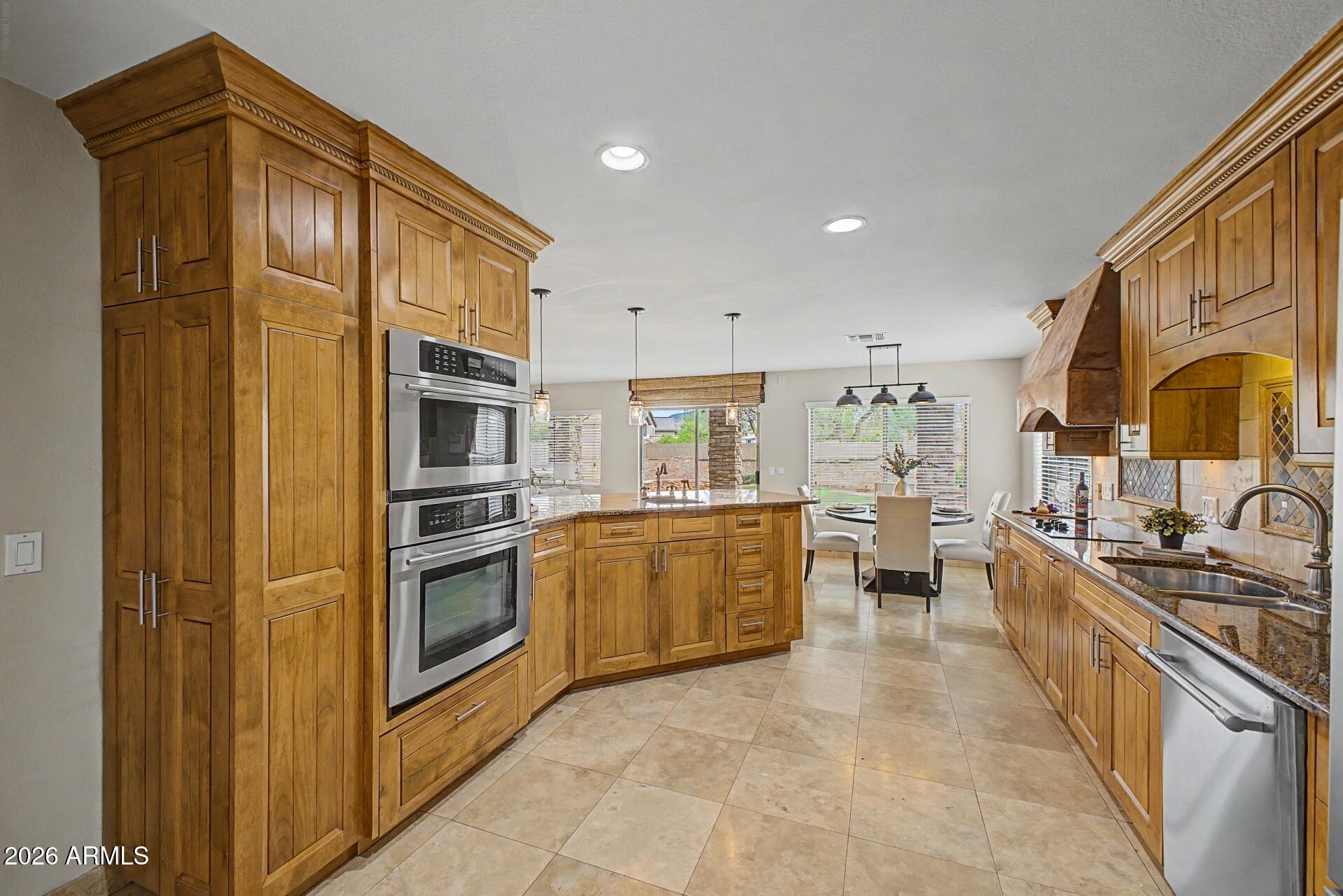 2227 E PARKSIDE Lane