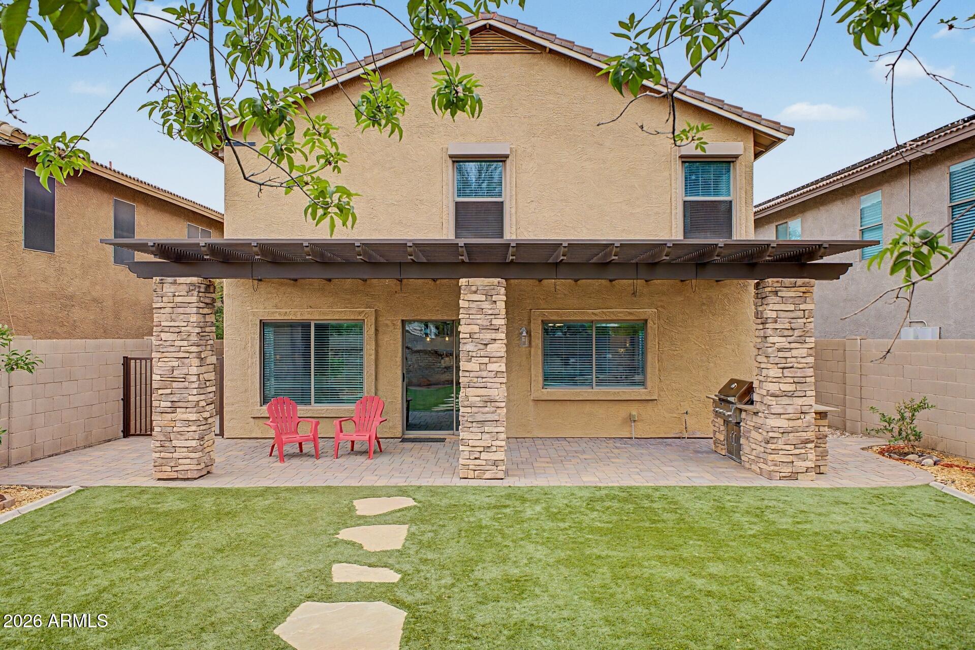 2227 E PARKSIDE Lane