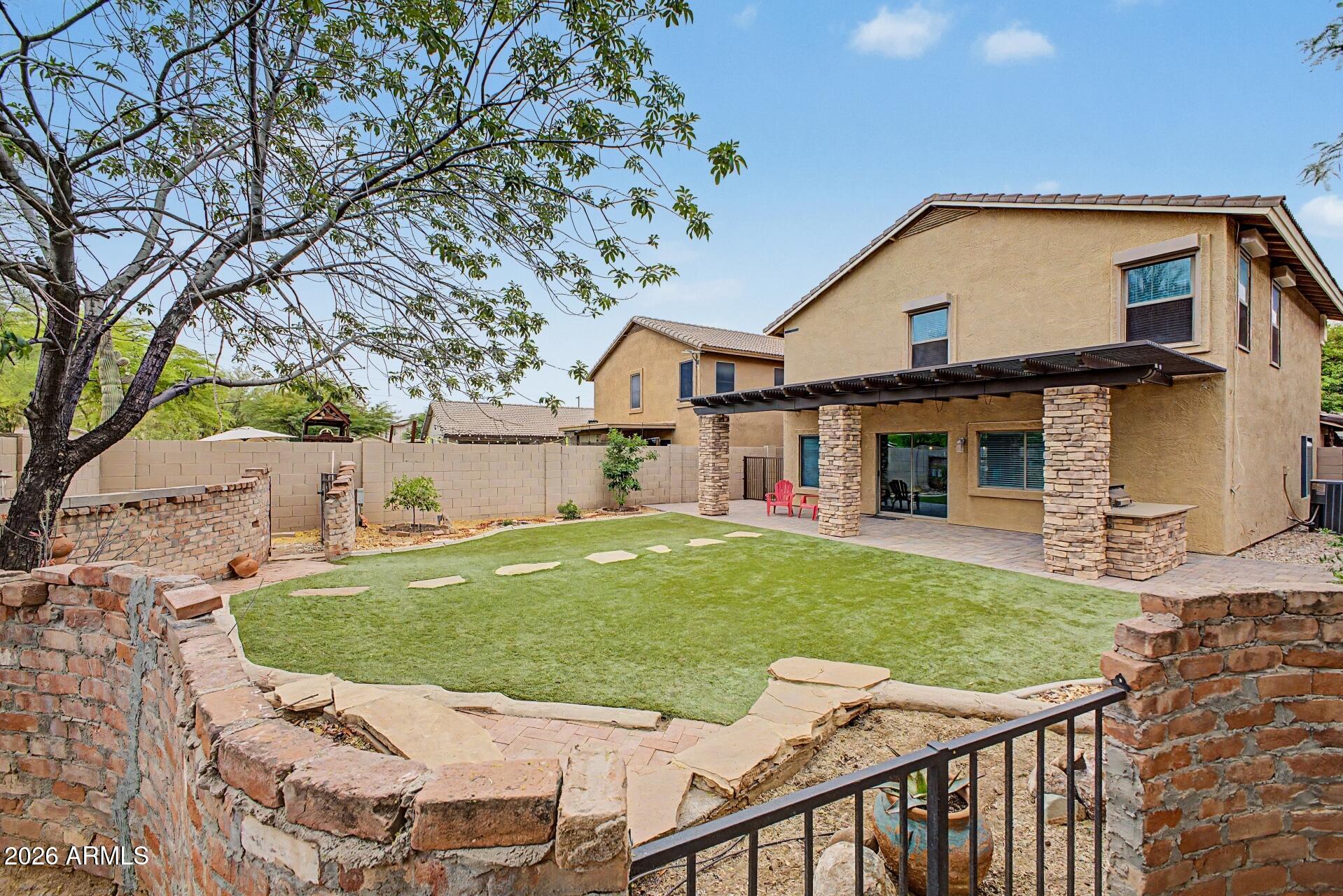 2227 E PARKSIDE Lane