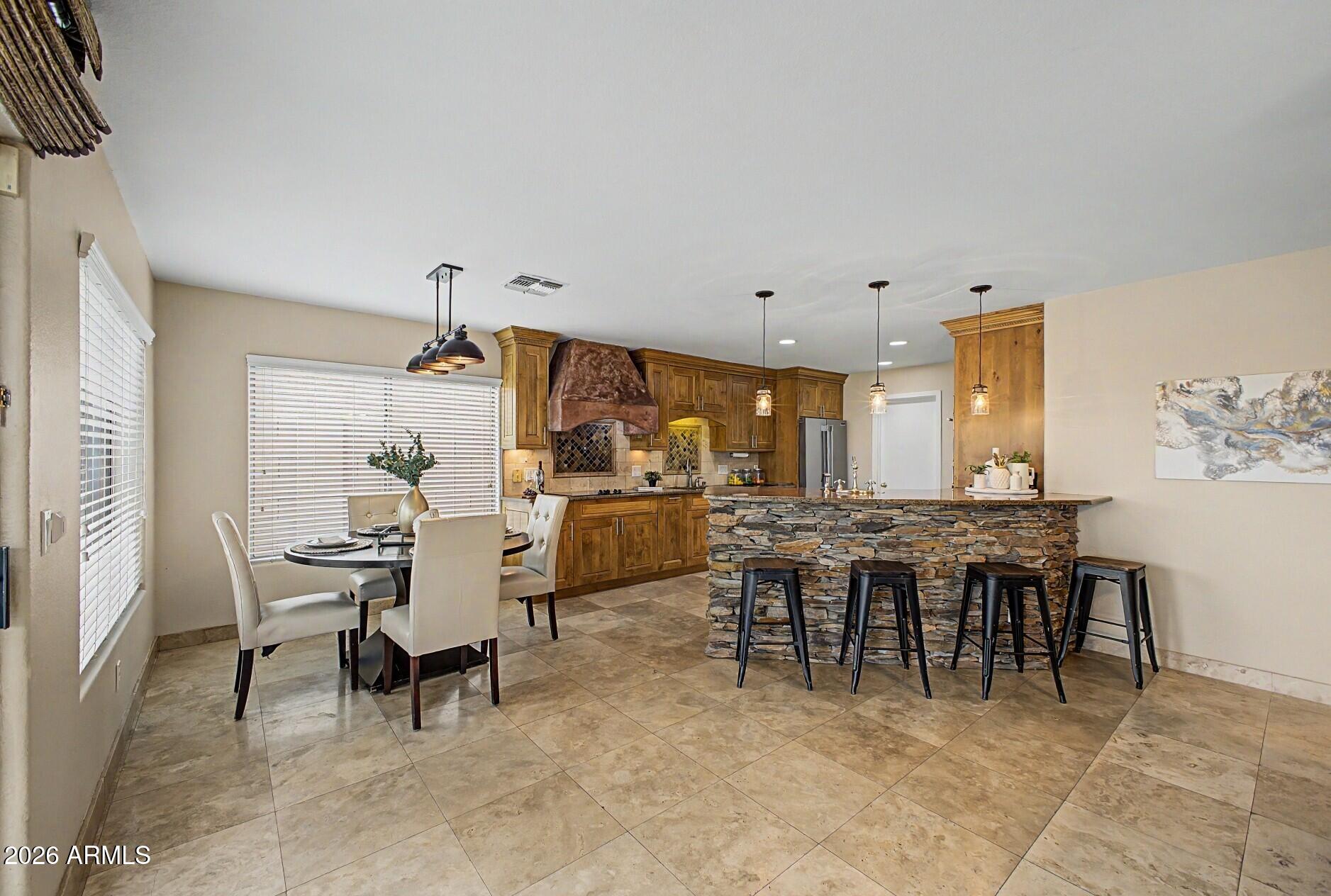 2227 E PARKSIDE Lane